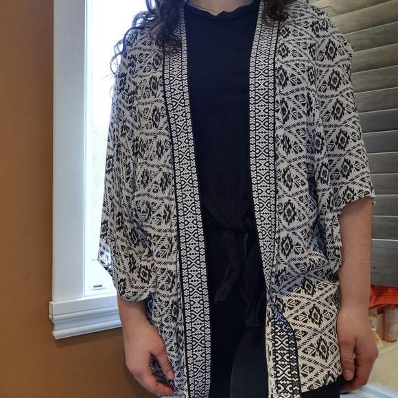 Vest - Picture 3 of 5